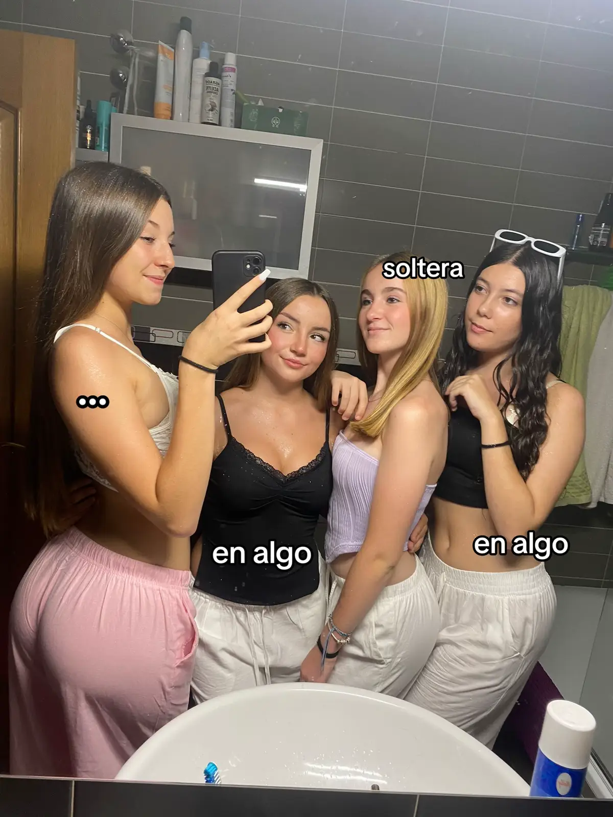 #parati #lentejas  #viral #amigas #fyp @𝐜𝐚𝐧𝐝𝐞𝐥𝐚 @𝓢𝓸𝓯𝓲𝓪 @luuciiiaaa 