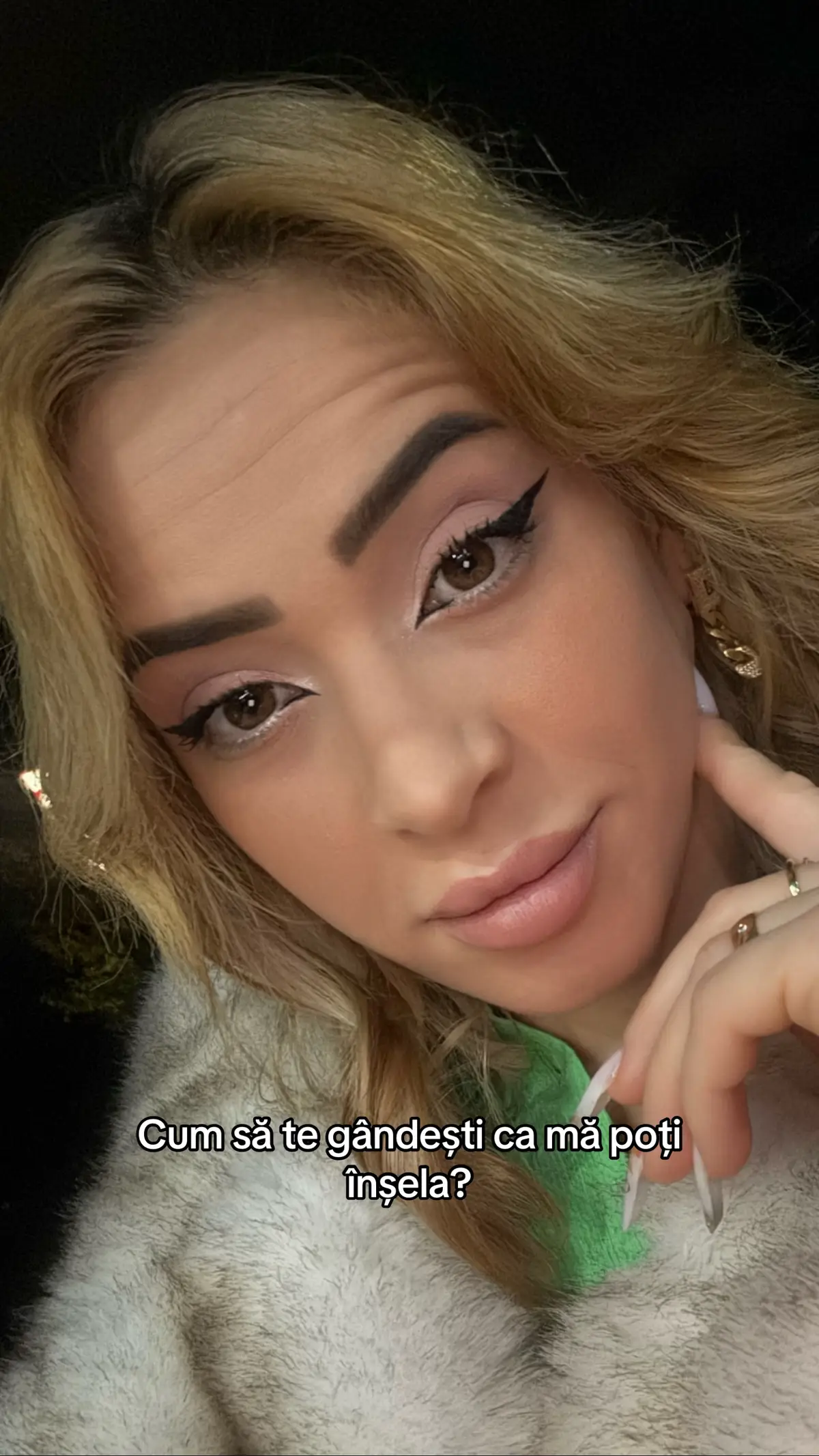 @Arghir Natalia 𓆩ꨄ︎𓆪 n-ai șanse , sunt prea așa 😂