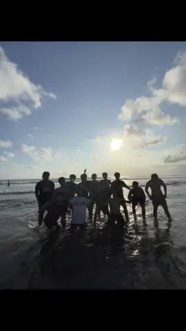 kita gak selalu bareng, tapi kalau bareng, selalu jadi cerita.