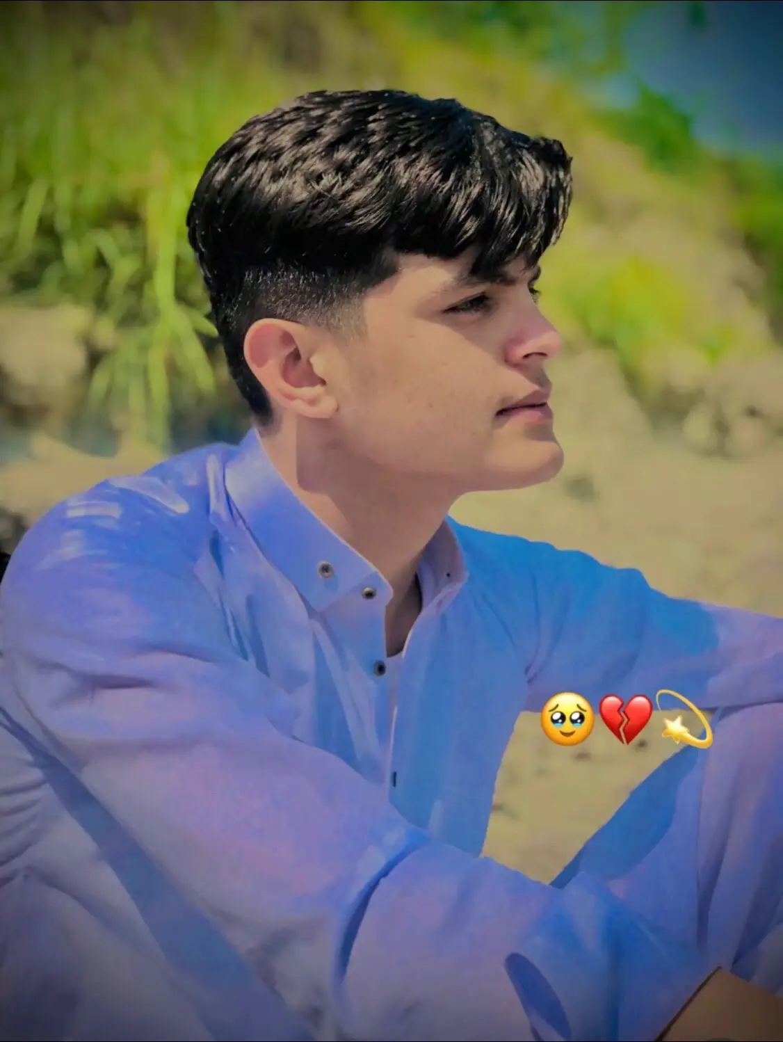 ماښام د ی ساړه دی باران دي جانانه موسم شرابی دی ارمان دی جانانه په ویر په سرتوري تقدير وارخطا شي الله دی زما که اذان دی جانانه رازه مره راشه په تا می پیرزو شی سپرلۍ د زوانی می روان دی جانانه ده چا دی که نه دې شاداب له ازله په تا خو سره تاوان دي جانانه غذل؛ شاداب#waqaswazir #foruyou #please #viral #support 