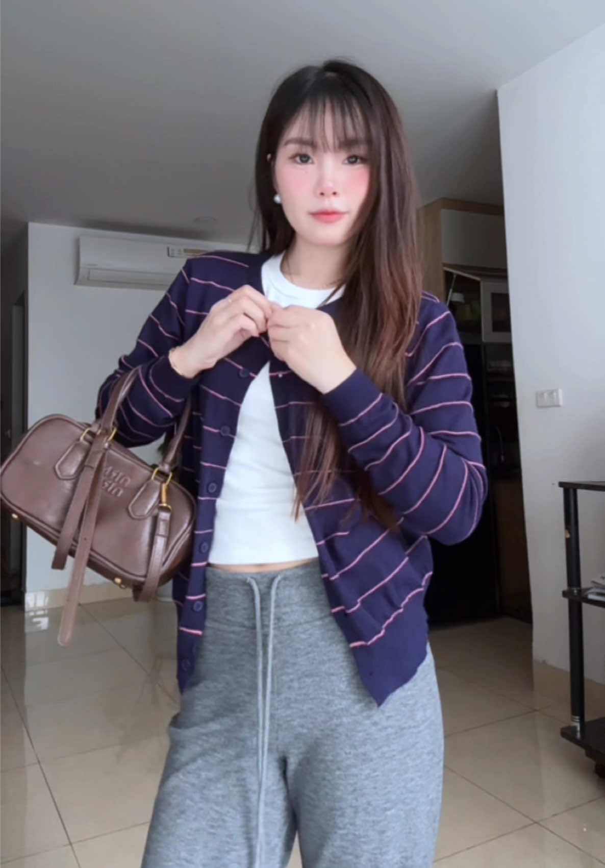 Áo cardigan chuẩn vibe các chị đẹp bên hàn