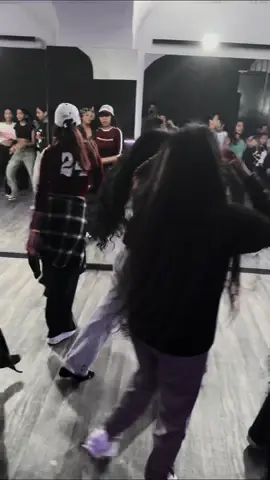 ගැම්මක් තමයි #lpdsitaly🇮🇹 #lpdssrilanka🇱🇰 #lpds #lalithparakum #lalithperakumdancestudio #comment #fyp #tranding #srilanka #dancer #likе #foryou #tiktok #viralvideo 