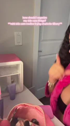 idk chat help? but my first time using @Charlotte Tilbury magic cream & serum & i think i loveee it 😍 #fyp #nihyamonique #charlottetilbury #review 