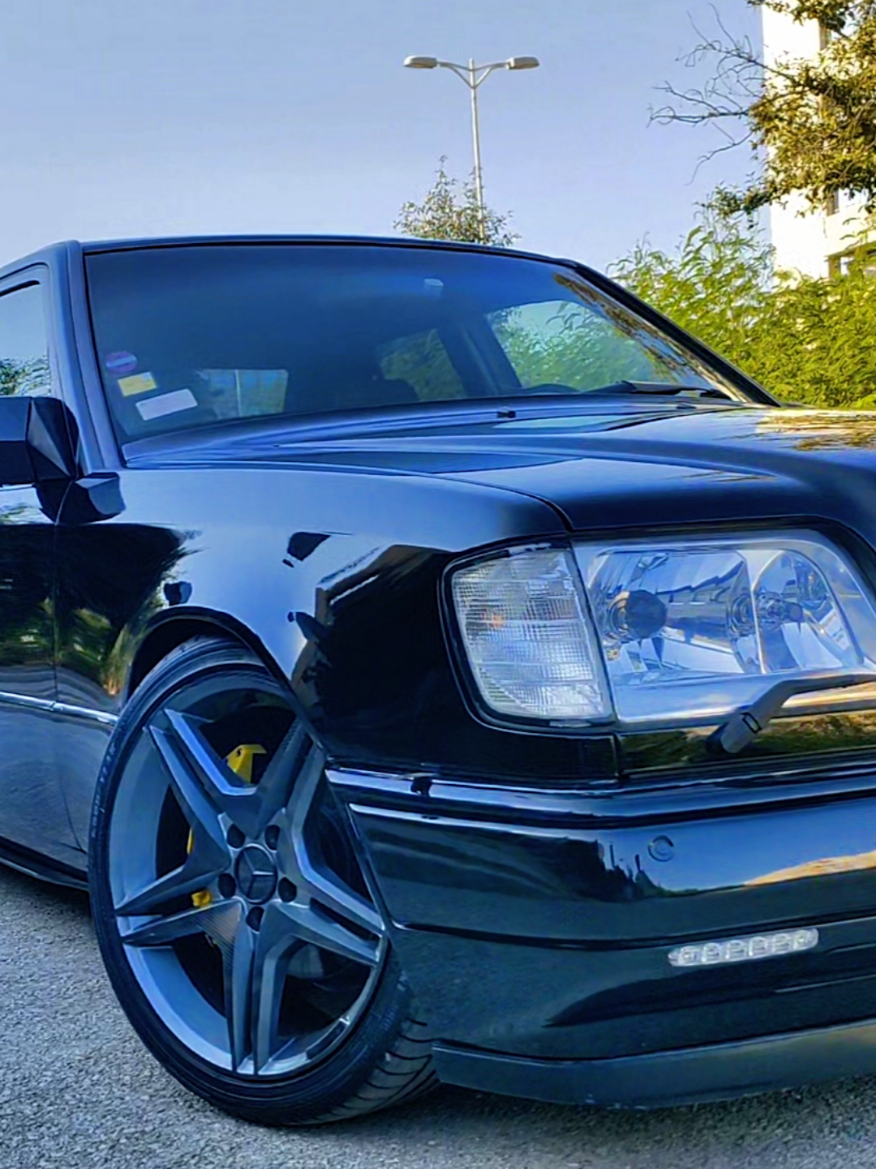 #mercedesw124 #mercedes #w124 #amg 