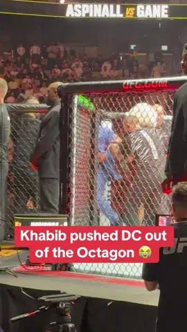 These two 😂 #UFC #mma #ufc321 #danielcormier #khabib (via @TNT Sports)