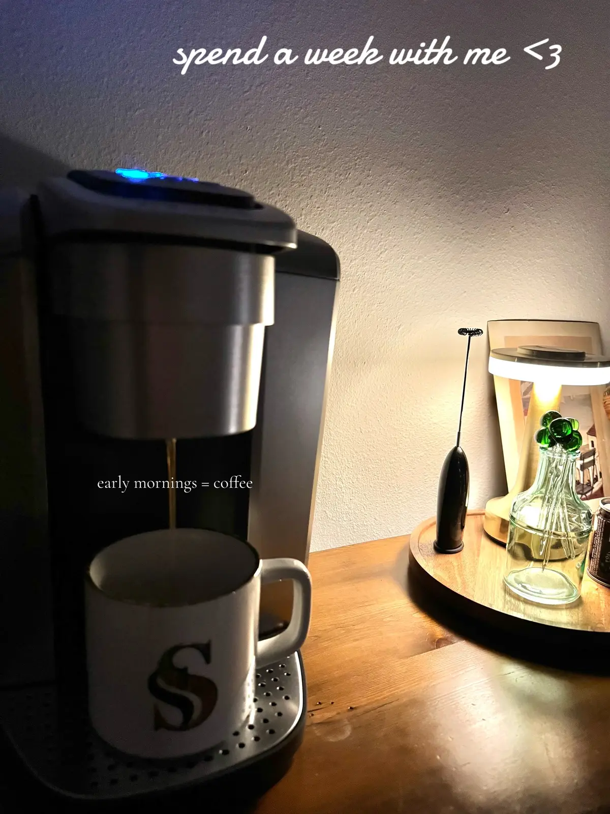 Spend a week with me!!  October is my favorite month and I’m fixating on books rn if you couldn’t tell <3 #fall #library #otschool #baking #friends 