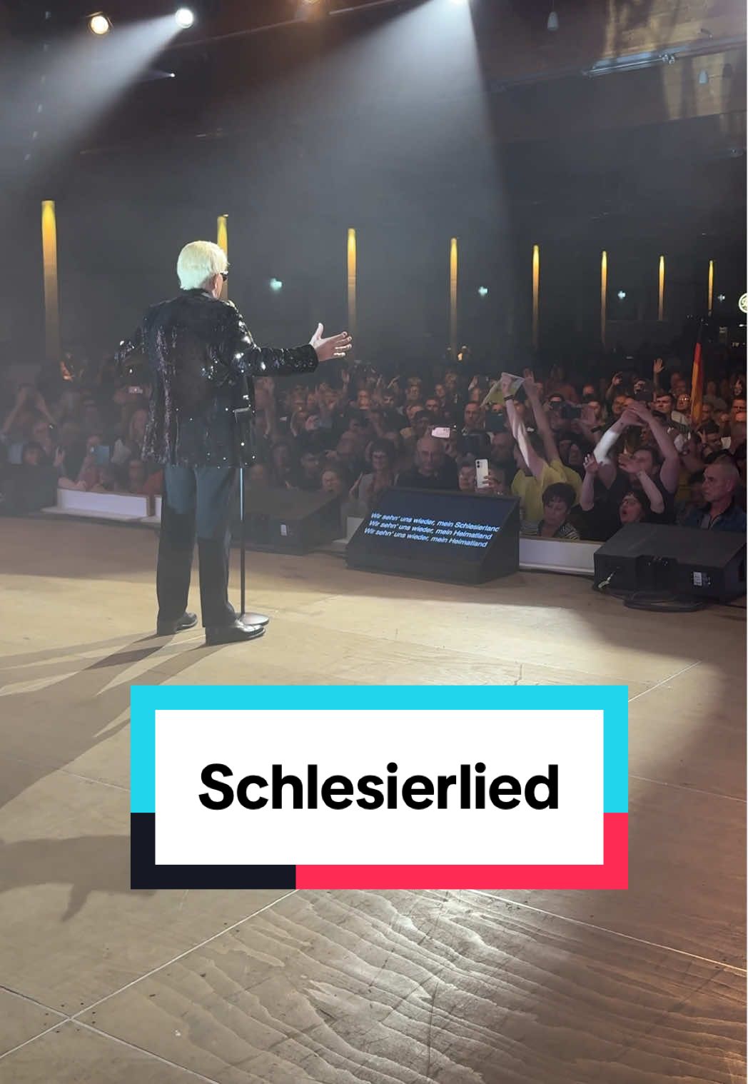 Was für eine Stimmung! 😎 Volles Haus in der Messehalle Löbau - bei meiner Tournee „Made in Germany“. #HEINO 