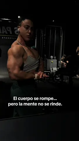 El cuerpo se rompe… pero la mente no se rinde. #strongwomen💪 #GymLife #gymmotivationynutricion #tomboy🏳️‍🌈🏳️‍🌈 #gymmotivation 
