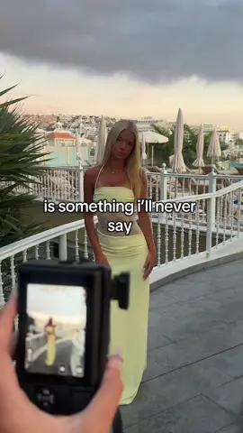 i always do #holiday #photos #foryoupage #holidayoutfit #fyp