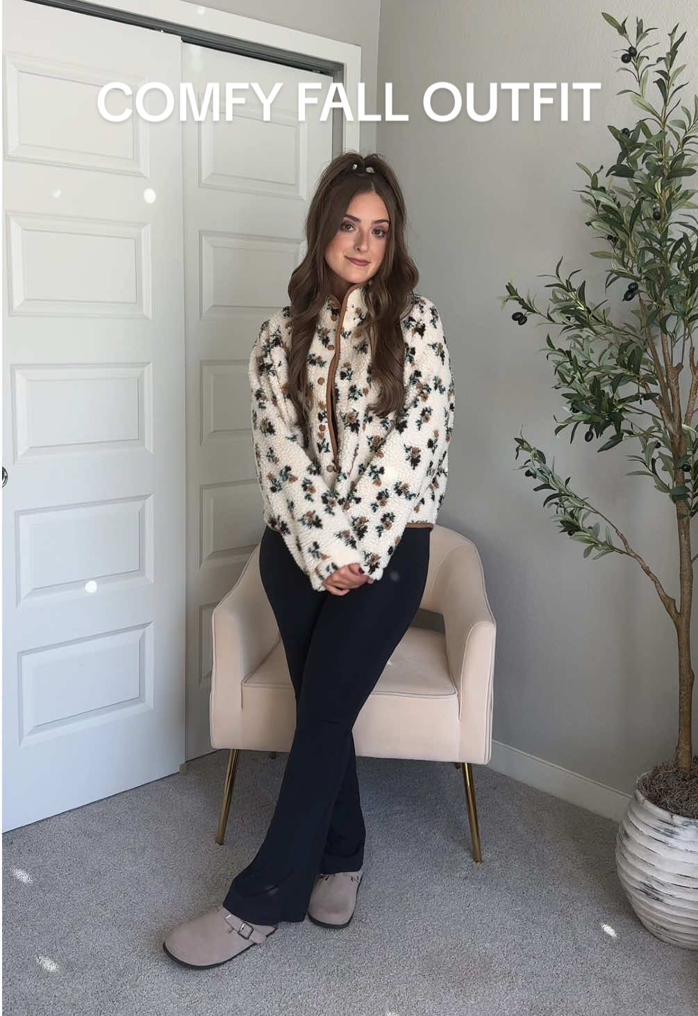 When the jacket is the outfit 🍂🌲 Follow for more cute and casual fall outfit ideas 🫶🏼 #gdwm #getdressedwithme #falloutfitinspo #fashiontiktok #fallfashion  . . Fall jackets, fleece jacket, fall style inspo, casual fall outfit, fall ootd, fall outfit of the day