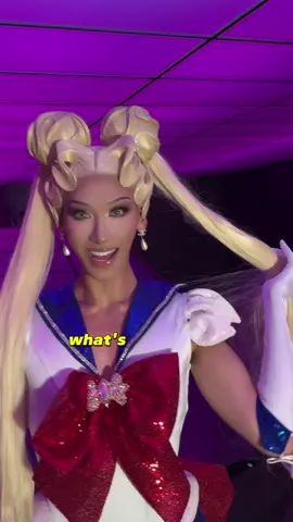 Every cosplayer on Halloween: 