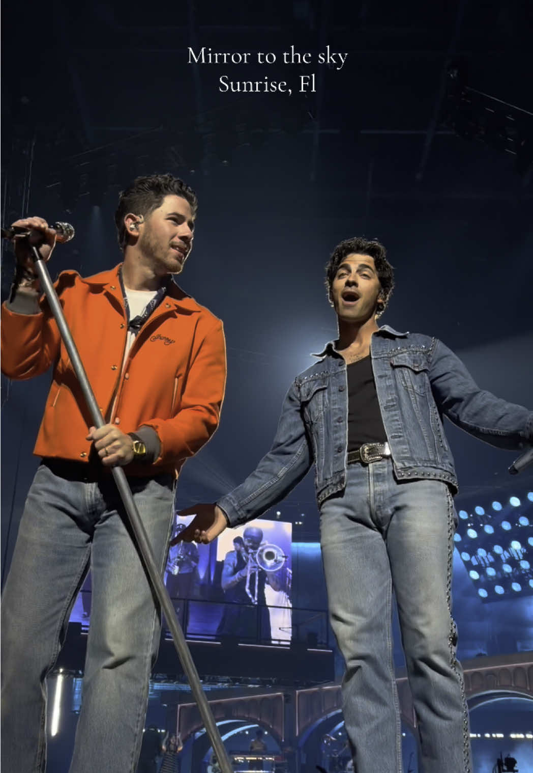 This part 😭😭 #jonasbrothers #joejonas #kevinjonas #nickjonas #amerantbankarena #mirrortothesky @Jonas Brothers @joejonas @Nick Jonas @Kevin Jonas 