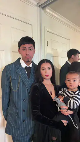 The Addams family 🐀 #theaddamsfamily #morticiaandgomez #pugsleyaddams 