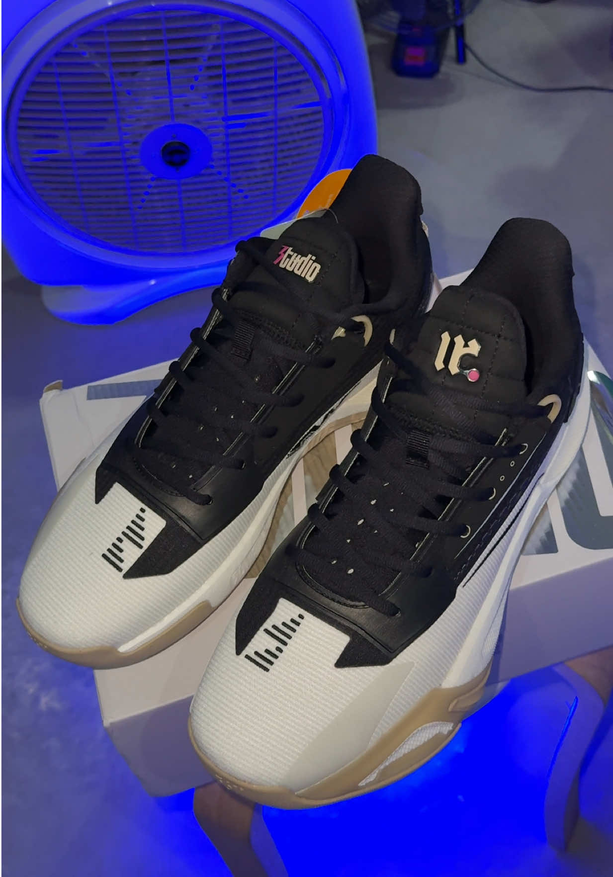 361 Degree Genesis  Men Basketball Shoes! Solid ang lakas ng SPIKE, sobrang kapit, at magaan pa igalaw! #361degreesgenesis #basketballshoes #basketball #361degrees #361degreesbasketballshoes 