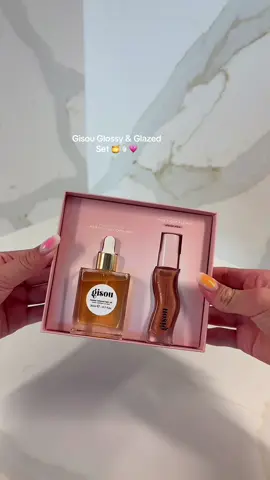 Getting ready for @sephora sale with the best hair & lip product @Gisou 🍯🍨 #gisou #gisoulipoil #giftset #sephora #fypage  