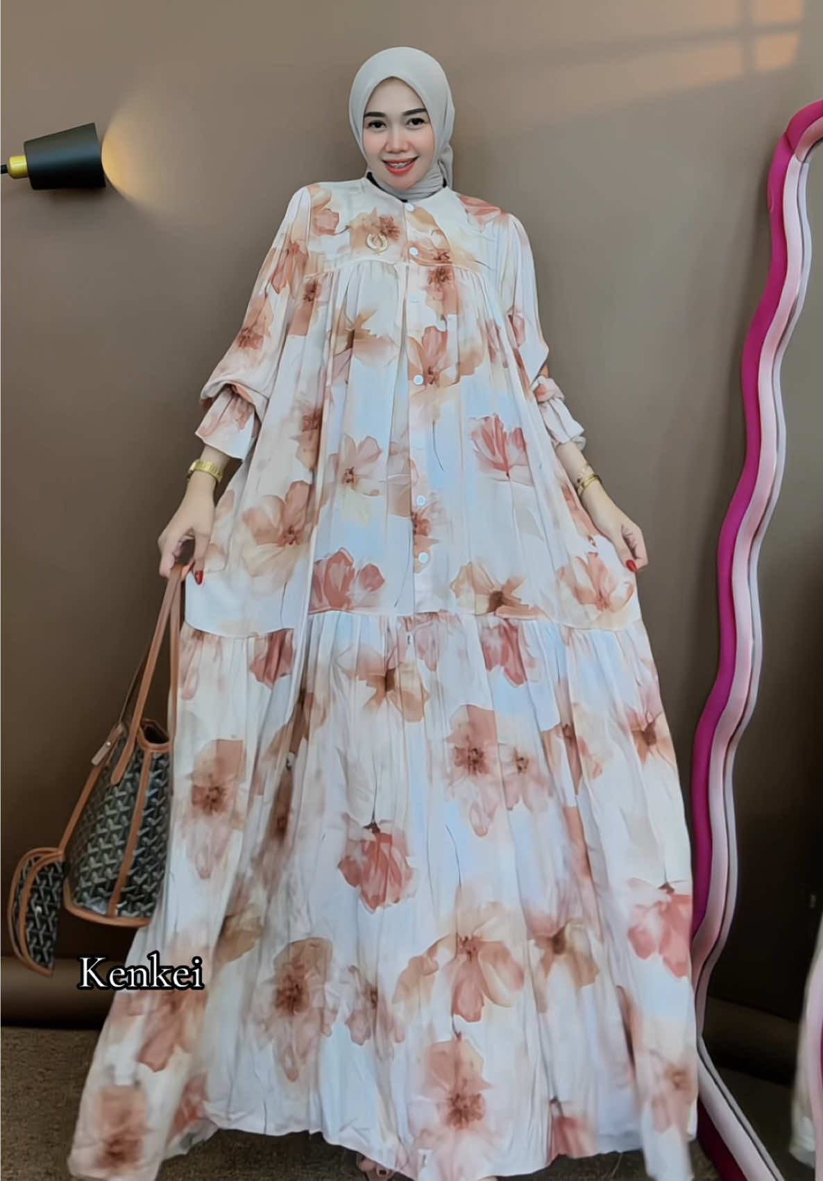 Motifnya cantik bangeeet 😍🤎🤎🤎🤎 #gamis #gamiskekinian #gamislebaran #gamiscantik 