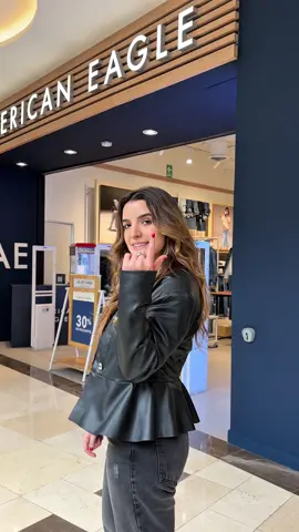 @americaneagle_gt nueva ubicación en @portales gt #americaneagle#outfitideas#jeans 