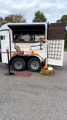 First ever voice over so be nice 🤣 check out @bubbles&brews and book them for your next event ! #fyp #mobilebar #fall 