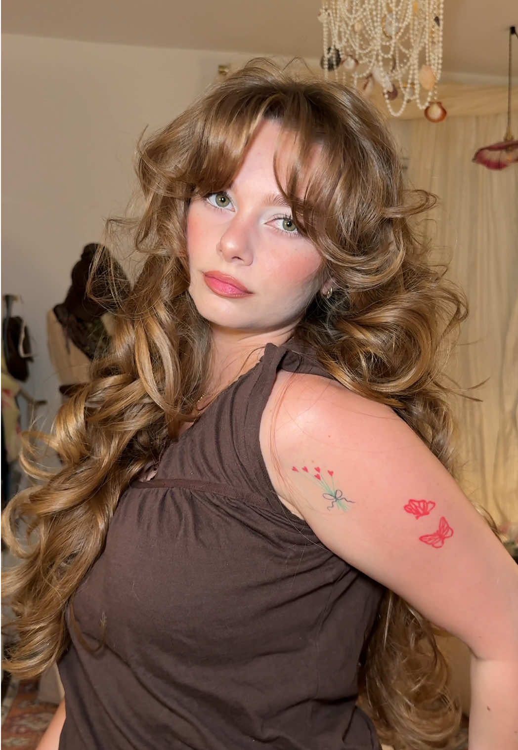 take out my airwrap pin curls with me✨  #hairtok #blowout #kayliboyle 