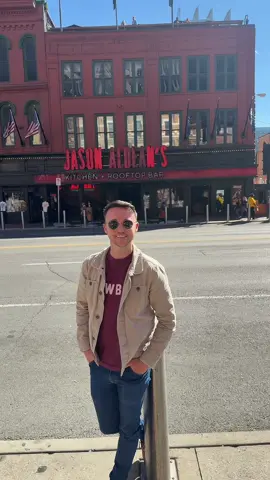 Hi 👋🏻 @Jason Aldean @Brittanyaldean #nashville #countrymusic #broadway #fyp 