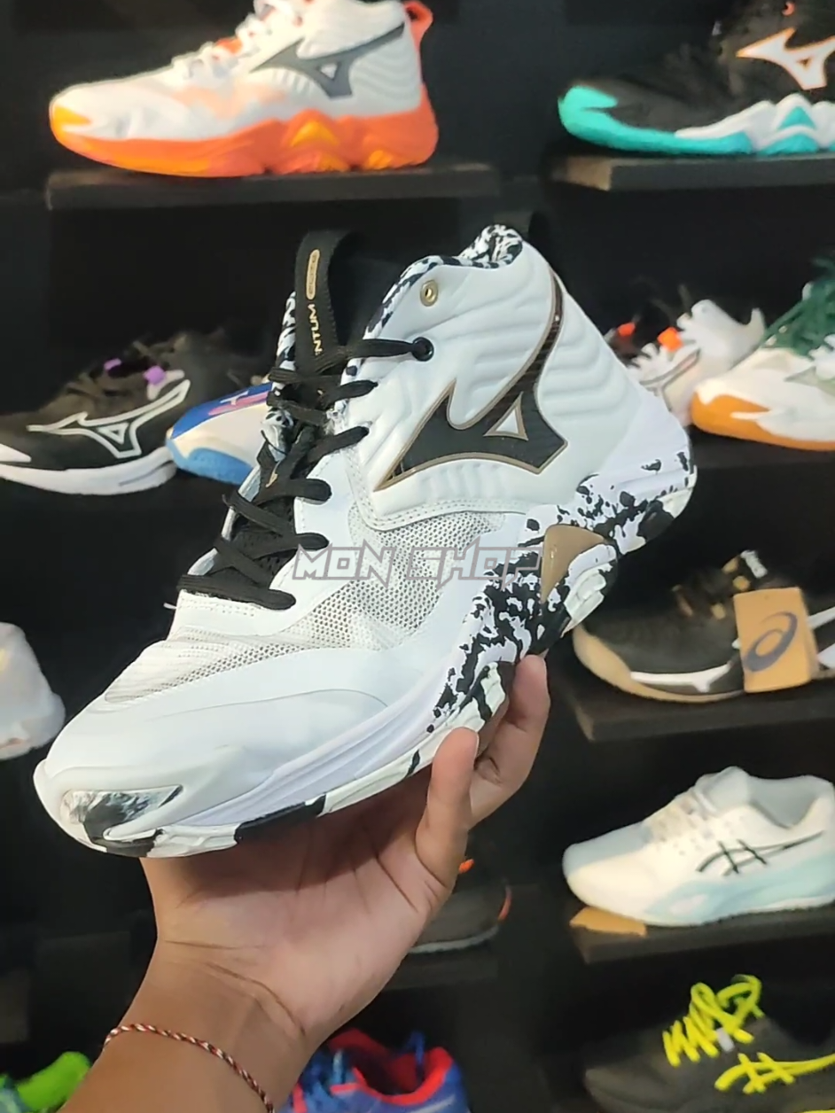 bahan gantengmu moonn | momentum elite MT #fyp #sepatuvoli #voliindonesia #volitarkam #volicantik 