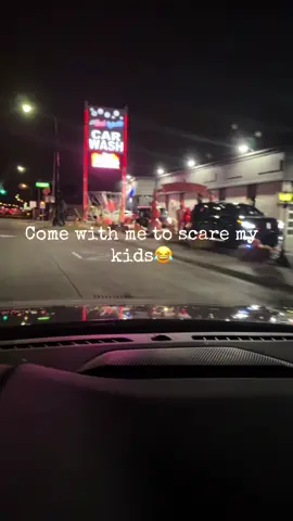 How they gonna ask to come to the Haunted Carwash then cry😂😭 #haunted #carwash #halloween #daughters #funny