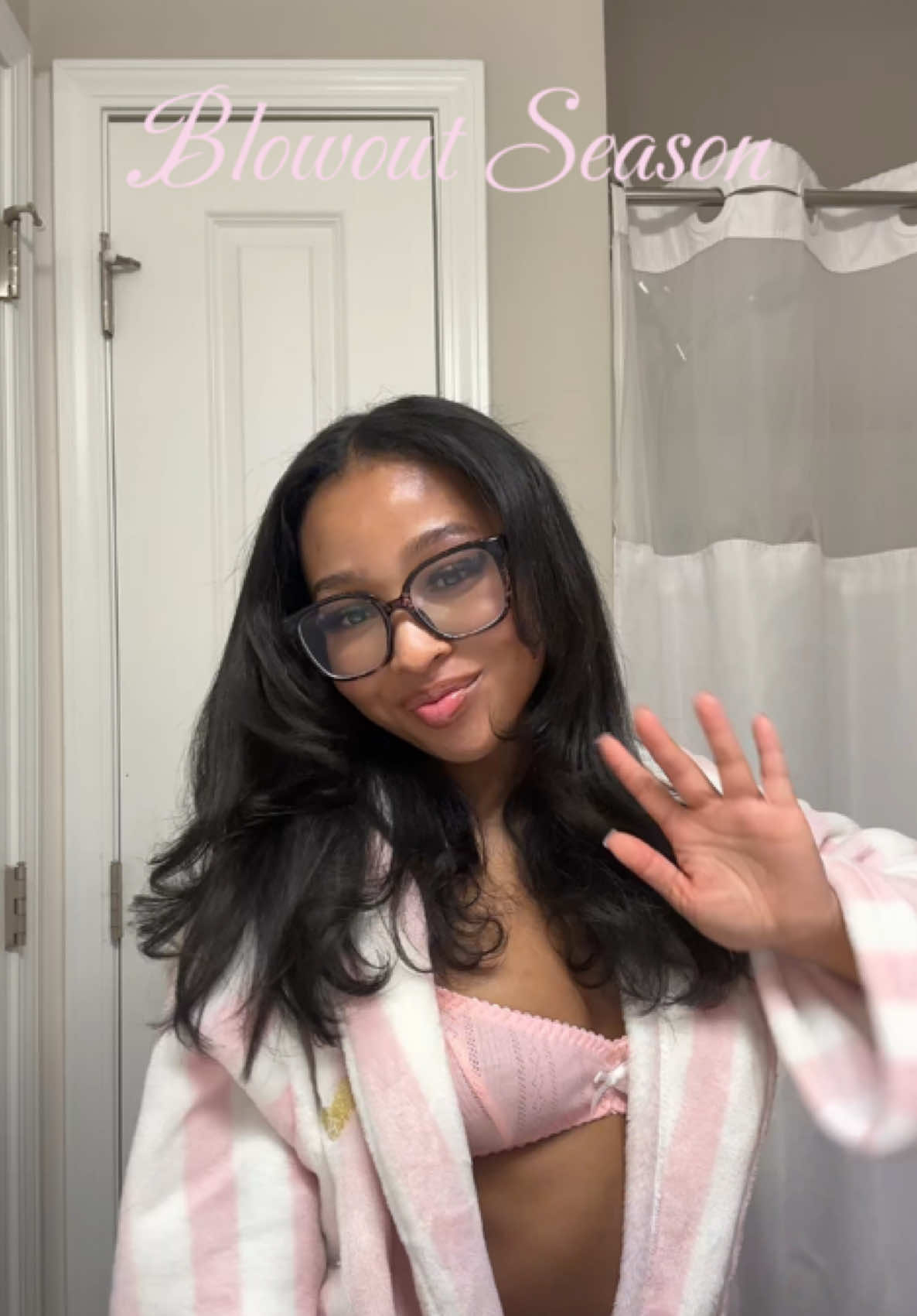 one of my favorite hairstyles 🎀💕🩷  @Revlon Hair Tools @GarnierUSA @amika @chihaircare @Victoria’s Secret 