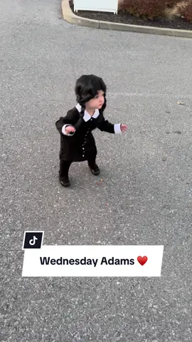 The best Wednesday dance I’ve seen ♥️#wednesdayaddams #wednesdaydance #toddlersoftiktok #MomsofTikTok 