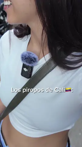 “USTED BIEN LINDA PELUCHE , YO SOY COMO EL OSO FEO PERO SABROSO”  #colombia #colombianosenelexterior #colombiana #colombiana🇨🇴 #colombianos 