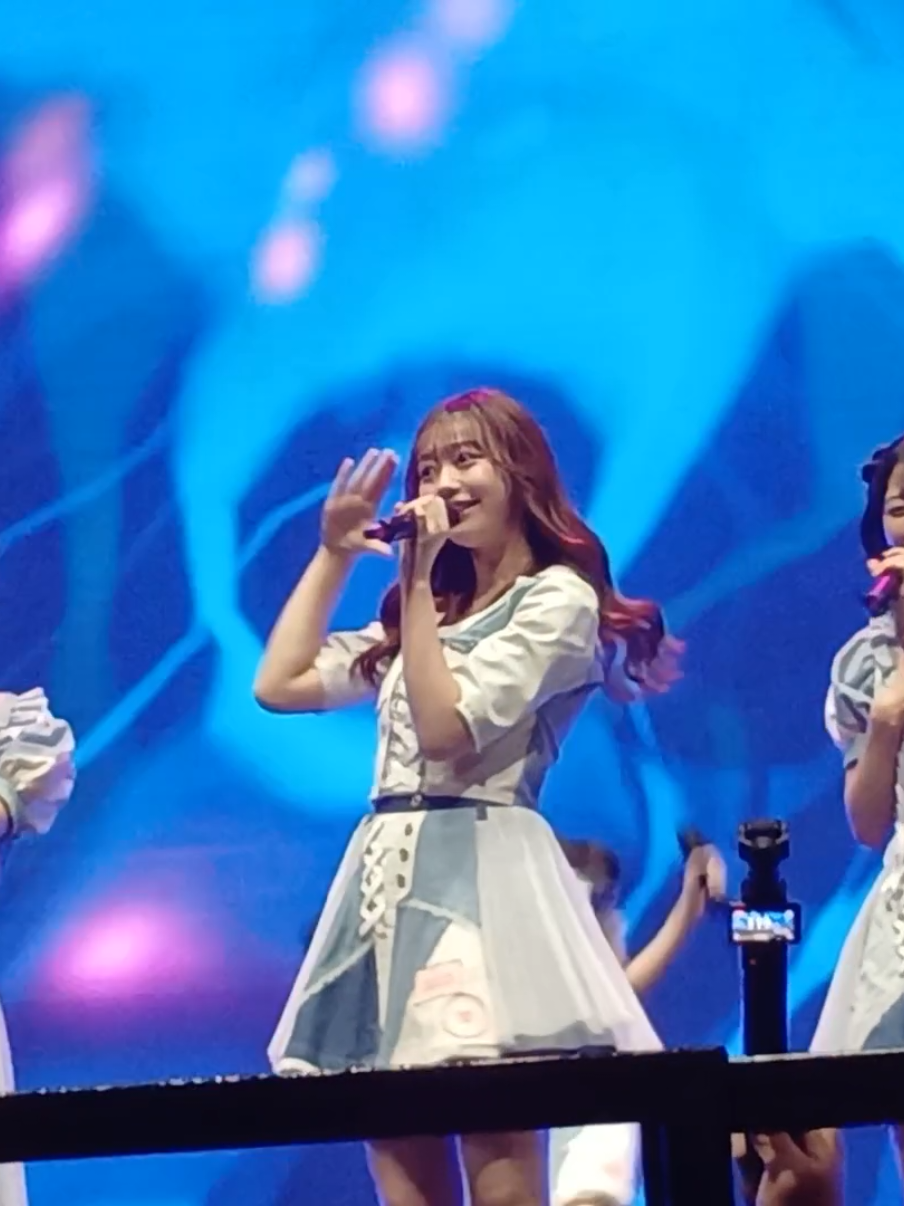 AKB48 Overture + # Suki nanda at SISTER REUNION JKT48 & AKB48 Personal Meet And Greet Festival 2025 #akb48 #sisterreunionjkt48akb48 