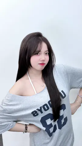 “ Vạn vật đều xinh đẹp, trong ánh mắt của kẻ si tình 🍂 #xuhuong2025 #hairstyle #duỗi #thếlâm  #viral 🧡