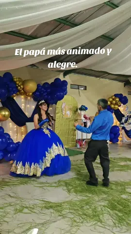 Super alegre el papá. #quinceaños #15años♥️ @roberto mendez Muchas felicidades.. 