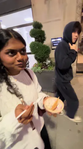 What a lovely couple! #philly #phillytiktok 