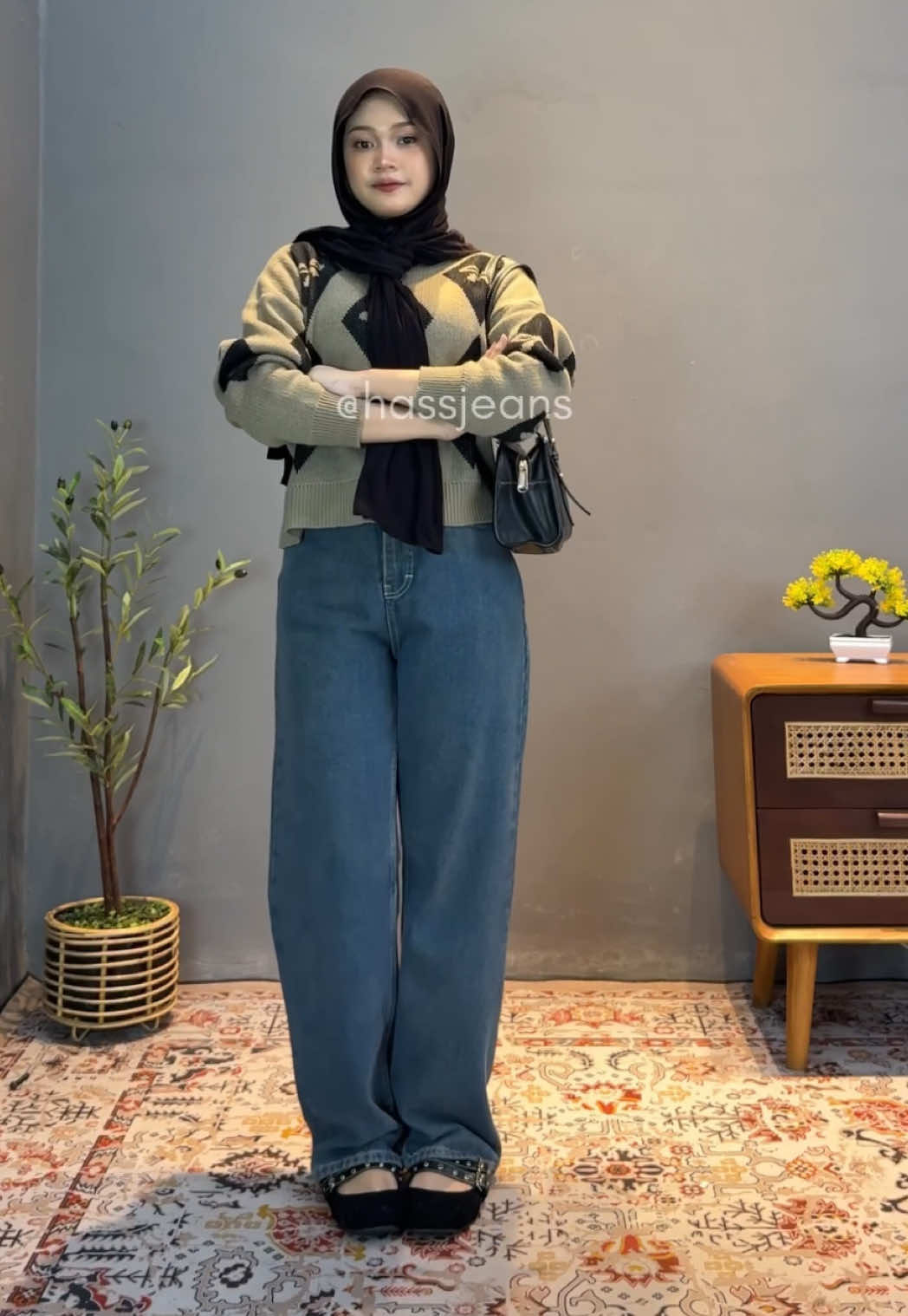 my weekend outfit with highwaist  loose jeans 🦋 #outfitoftheday #highwaistjeans #loosejeans #outfitinspo 