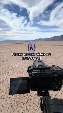Filming a music video out in the desert with @JOE YNCIO ☆ JY ☆  #filmmaking #cinematographer #fx3 #musicvideo 
