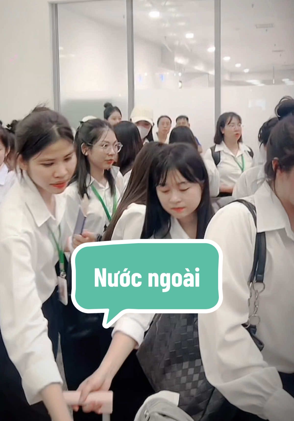 Bạn chọn đi nước ngoài hay ở nhà ?#xuatkhaulaodong #trungtamtiengnhat #nhatban🇯🇵 #2025 #nhatbanchotoinhe 