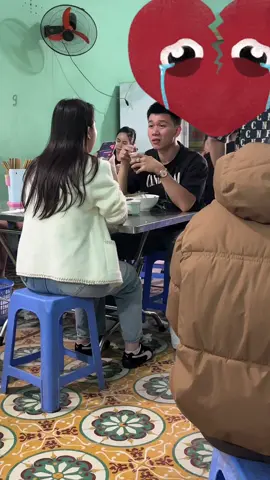 Không biết nên vui hay buồn cho bạn nam ấy😂😂😂😂#xh #xhtiktok #vairal 