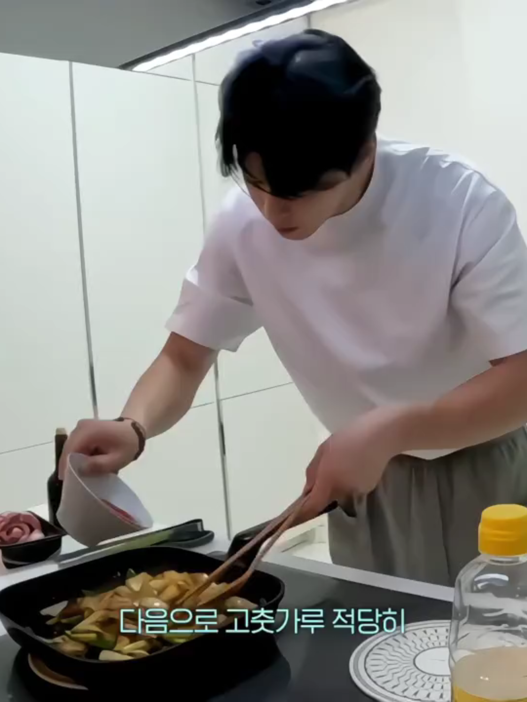 gw lagi masak #chaeunwoo #actor #faqieunwoo #xybca #cloversq
