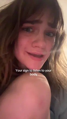 Food is fuel!! Whether it’s a snack, a meal, etc!! If your body is hungry, you should eat! In the past I would have PANIC attacks over eating after like 8pm, but guess what? Nothing happened . I honestly was just more satisfied going to bed #foodforthought #intuitiveeating #listentoyourbody 