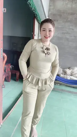 Bên ngoài lạnh giá, kiêu sa Bên trong ấm áp, nết na, dịu dàng🌹#xuhuongtiktok2025 #trending #nhachaymoingay #vuive  @Kim Ngân🎀  @Kim Ngân🎀  @Kim Ngân🎀 