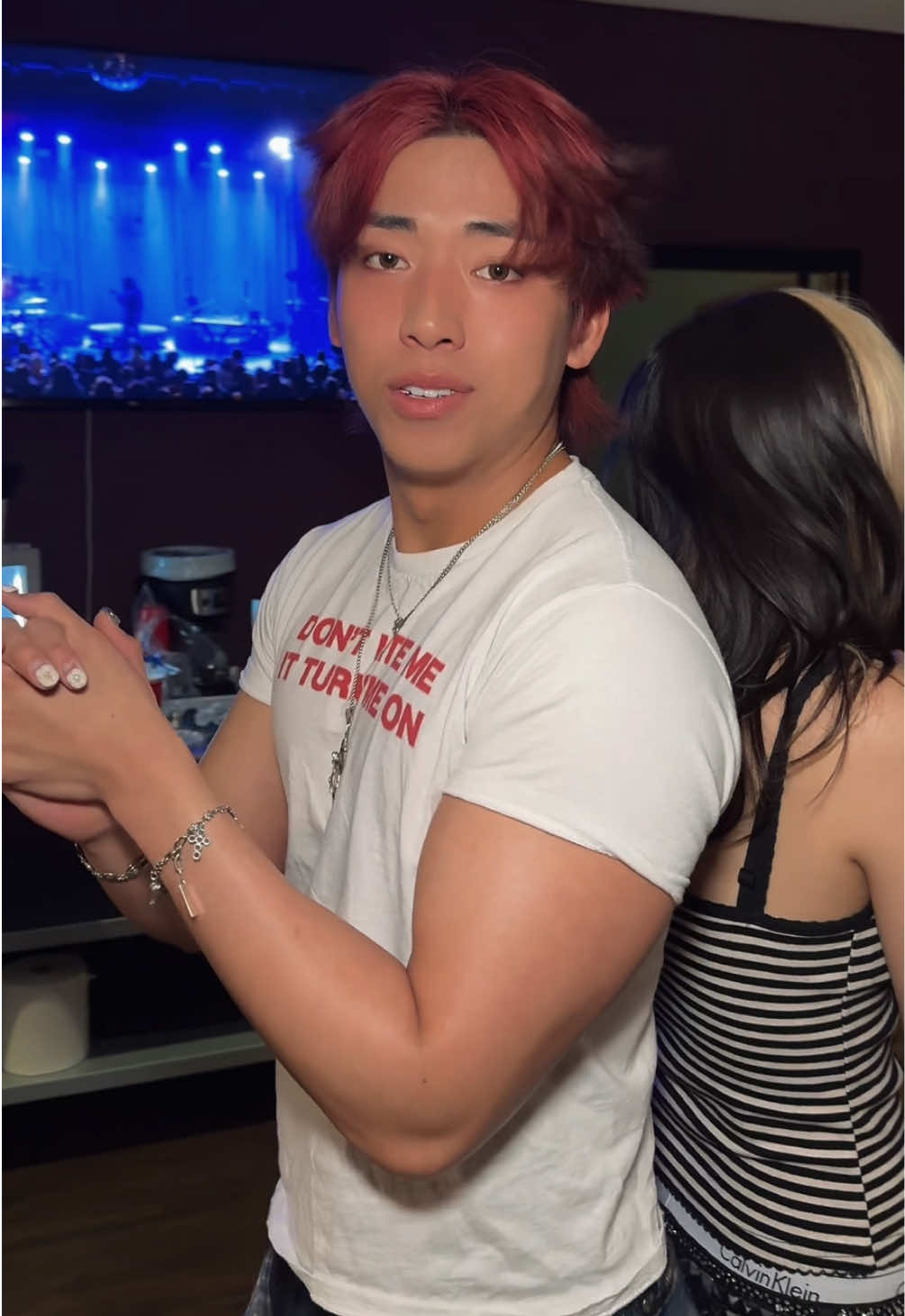 ME AND @hannahbahng BEEZ IN THE TRAP (the acapella version) 😝 #songwriter #music #hannahbahng #madtsai #tour 