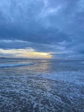 mưa lại mưa lại khóc..