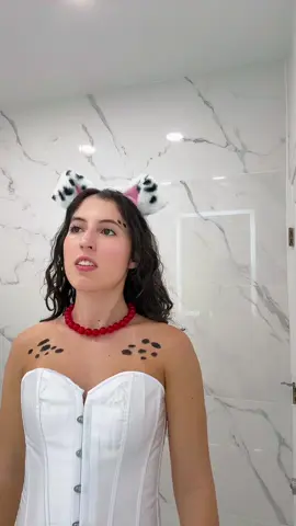 hiding from cruella this halloween 🐾 #halloweencostume #halloween #happyhalloween #halloweenlook #halloweenmakeup 