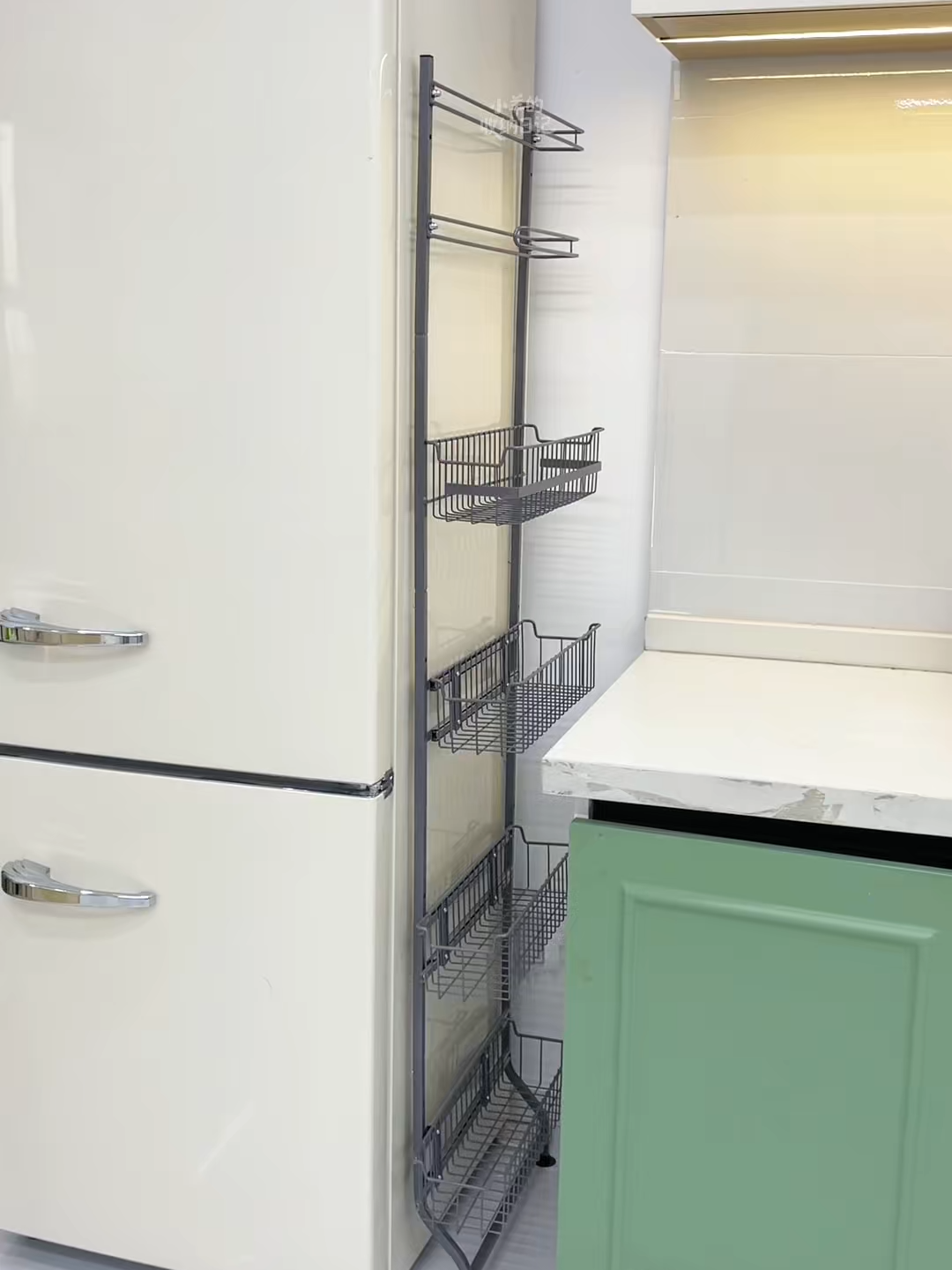 Kệ  dán tường - Kệ treo cửa tiện lợi nhiều tầng đa năng. #sieugiadung #dodungnhabep #giadung #kenhabep #kenhieutang #kedanang