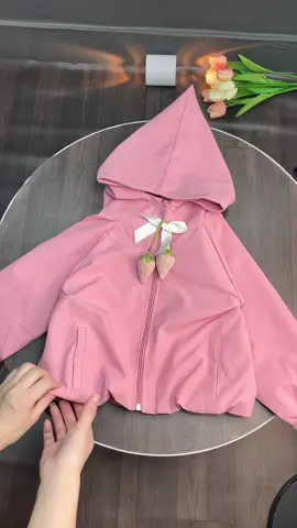 Áo khoác gió cho bé gái #aokhoacchobe #aokhoacgiochobe #aokhoacbegai #thoitrangtreem 