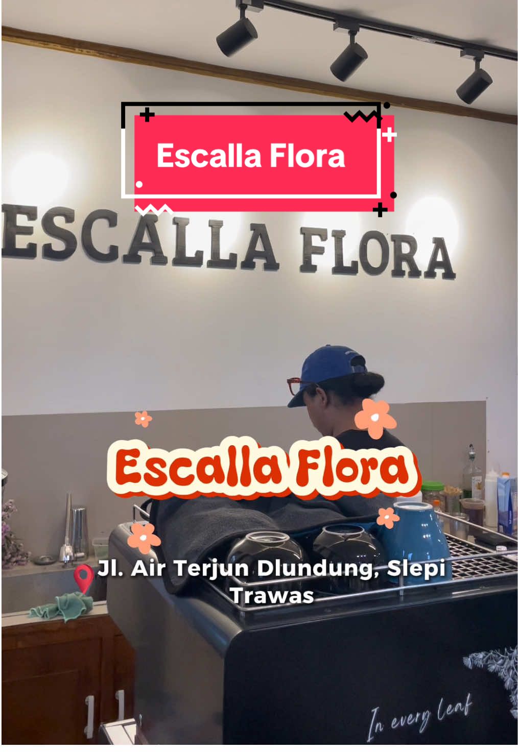 📍Escalla Flora, Trawas  Ngafe cantik dengan view hamparan bunga dan jaraknya cuma 1 jam dari pusat kota cuma disini tempatnya 💐🍃 Ga lupa nginepnya di RedDoorz taman dayu pandaan 2 ya 🙇🏻‍♀️ #redtravelers #reddoorz #bukasemuapintu #trawas #fyp 