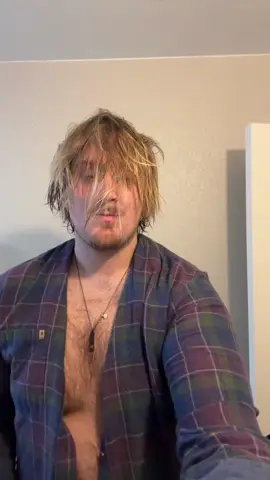 Mind you im 6’7 and 300lbs lol #auntgladys #weaponsmovie #halloweencostume #icon #servinglooks 