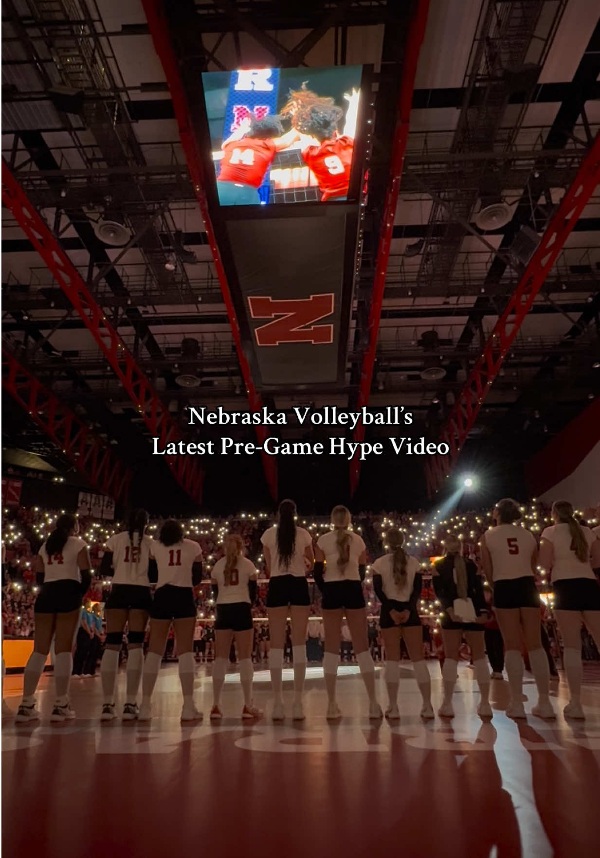 New week means an updated pre-game hype video for the No. 1 Nebraska volleyball team. The #Huskers now have 11 straight sweeps and haven’t dropped a set in conference play. Pretty unreal. #nebraskavolleyball #huskervolleyball #ncaavolleyball #nebraskatok 
