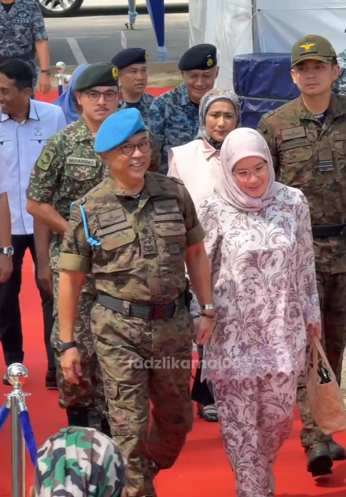 Segak bergaya KDPB Sultan Pahang dan KDPM Tengku Mahkota Pahang di Majlis Penganugerahan Beret Biru PASKAU dan Penutupan Kursus Komando TUDM Siri 35/25 di Pantai Hiburan Rompin. #daulattuanku #sultanpahang #tengkuhassanal #tengkuampuanpahang #tengkumuhammad #this7 #tab #paskau #tudm #rompin #pahang #pahangdarulmakmur #army #handsome #royalpahang #tudm 