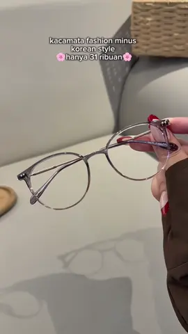 #kacamataminus #kacamataantiradiasi #kacamatafashion #kacamatawanita #tiktokshopindonesia 